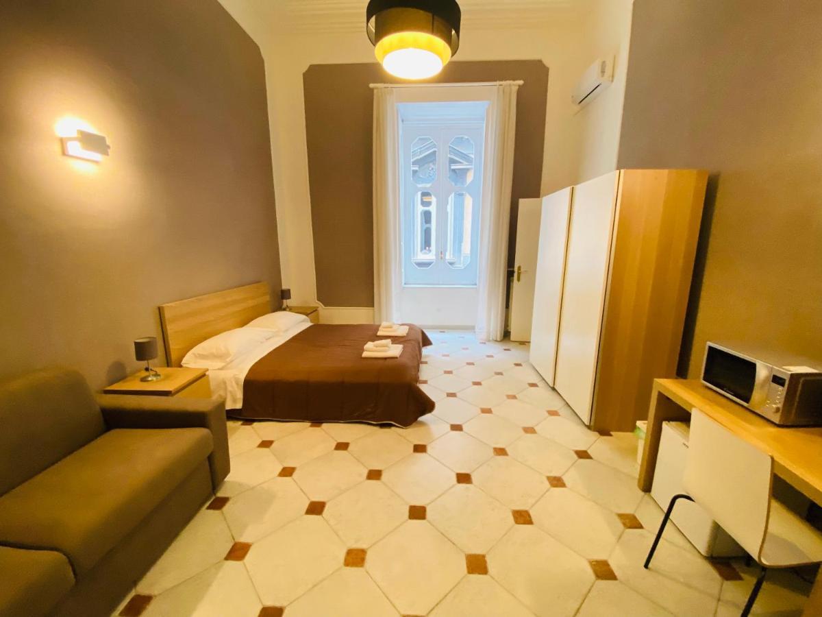 Around Toledo Hotel Naples Luaran gambar