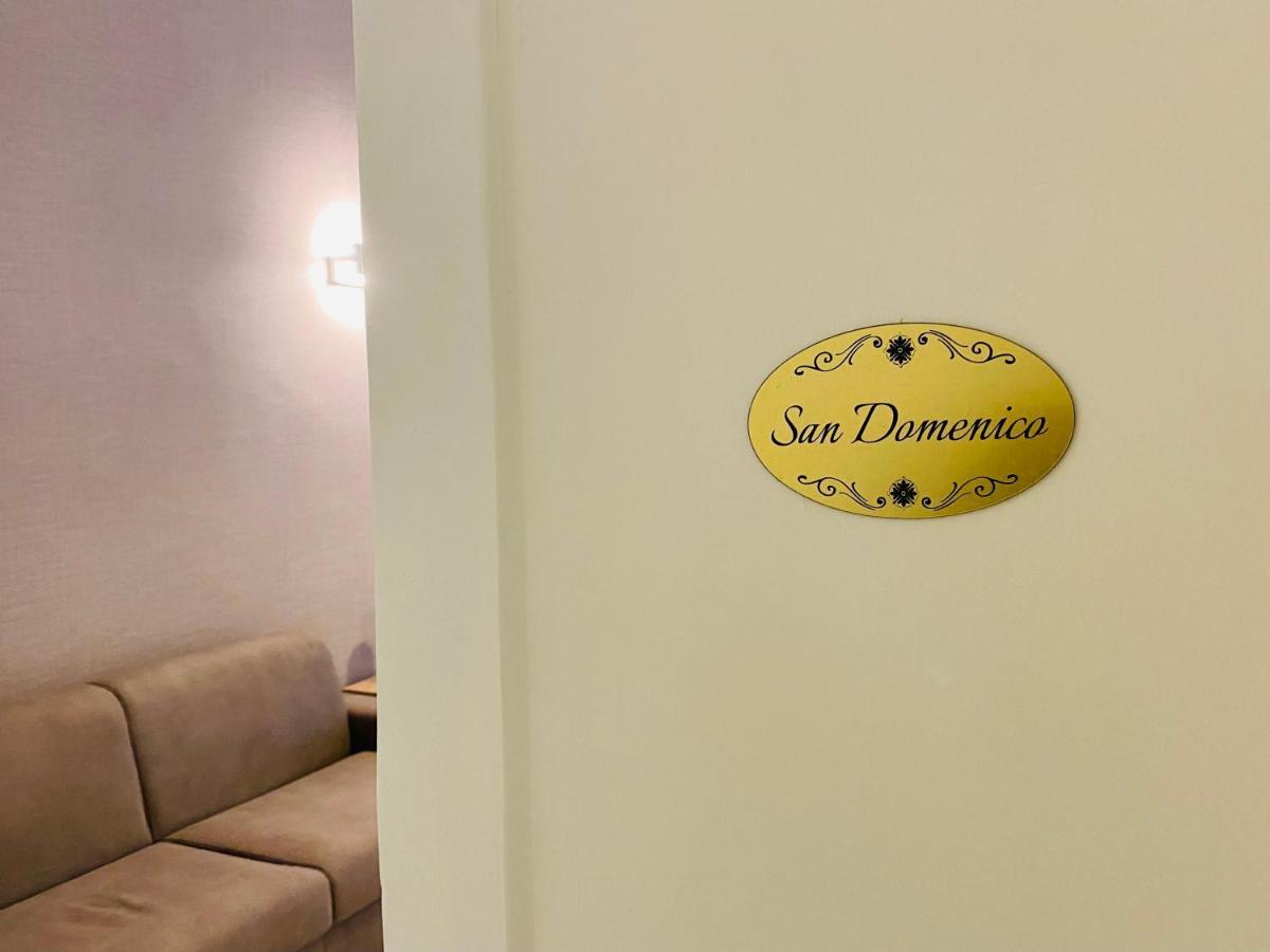 Around Toledo Hotel Naples Luaran gambar