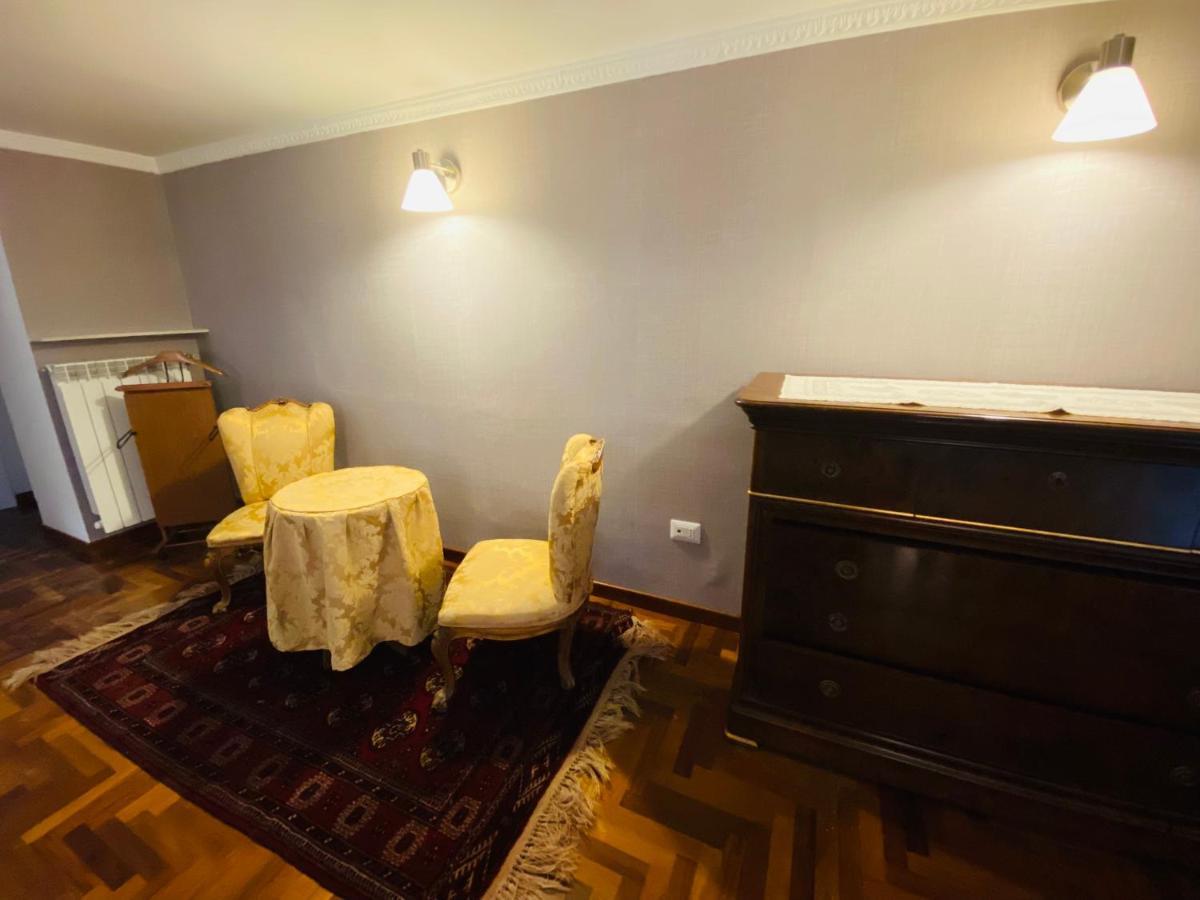 Around Toledo Hotel Naples Luaran gambar